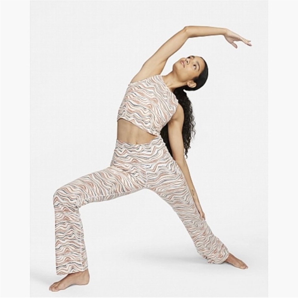Nike Yoga Luxe Fit and Flare Wave Yoga Pants Only Size 1X Women